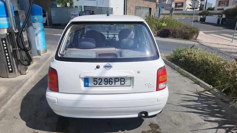 Usado Nissan Micra 57 HP (41 kW) 2000 Branco Citadino