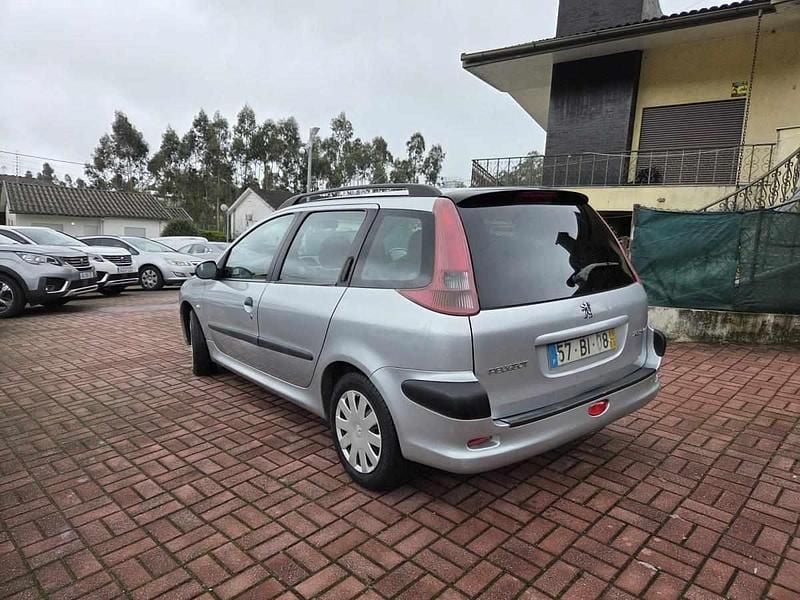 Usado Peugeot 206 75 HP (55 kW) 2006 Cinzento Carrinha