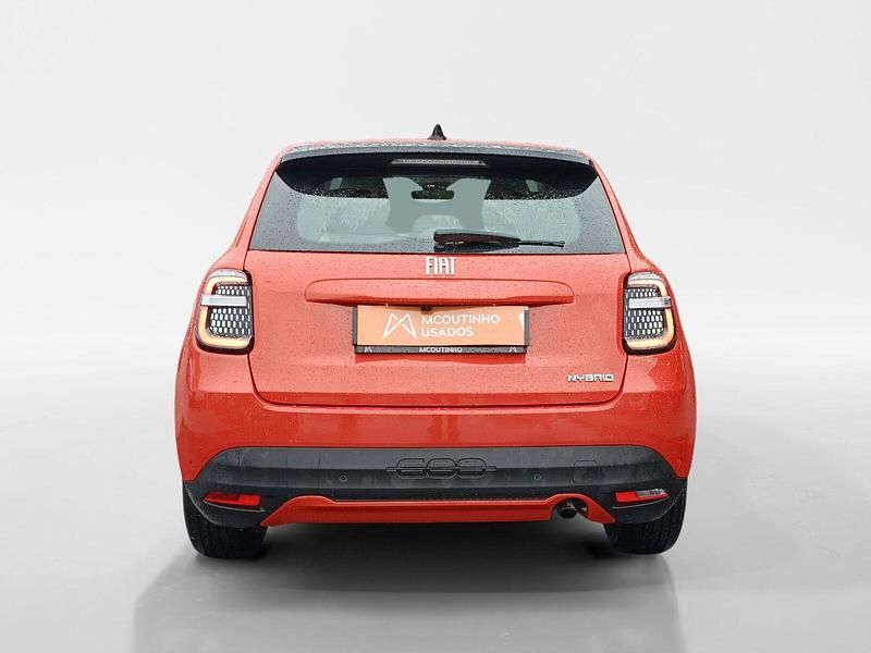 Usado Fiat 600 110 HP (80 kW) 2024 Laranja SUV