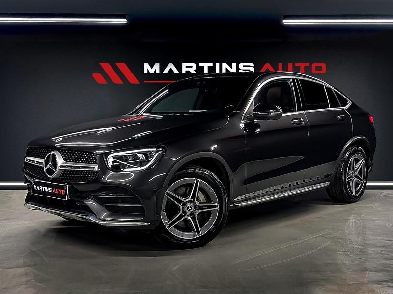 Cinza Usado 2022 Mercedes GLC300 AMG Coupé | € 54.990 - Imagem 1/4