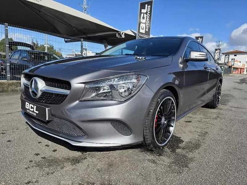Usado Mercedes CLA180 Shooting Brake Style 116 HP (85 kW) 2016 Cinzento Carrinha