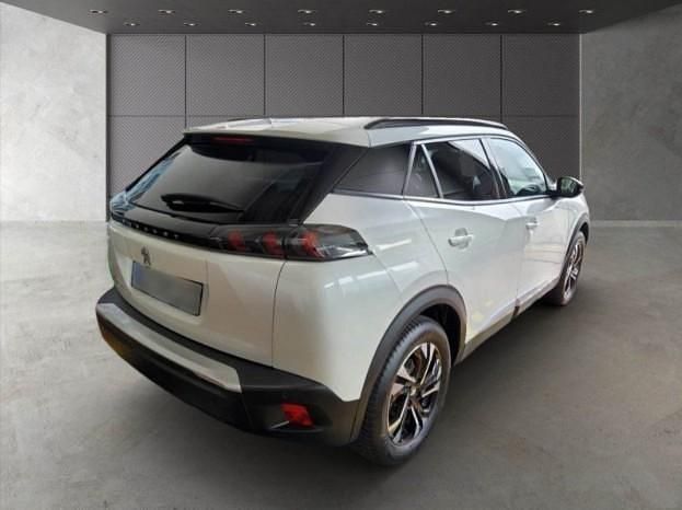 Branco Usado 2023 Peugeot e-2008 Allure SUV | € 23.900 (Bom preço) - Imagem 1/1