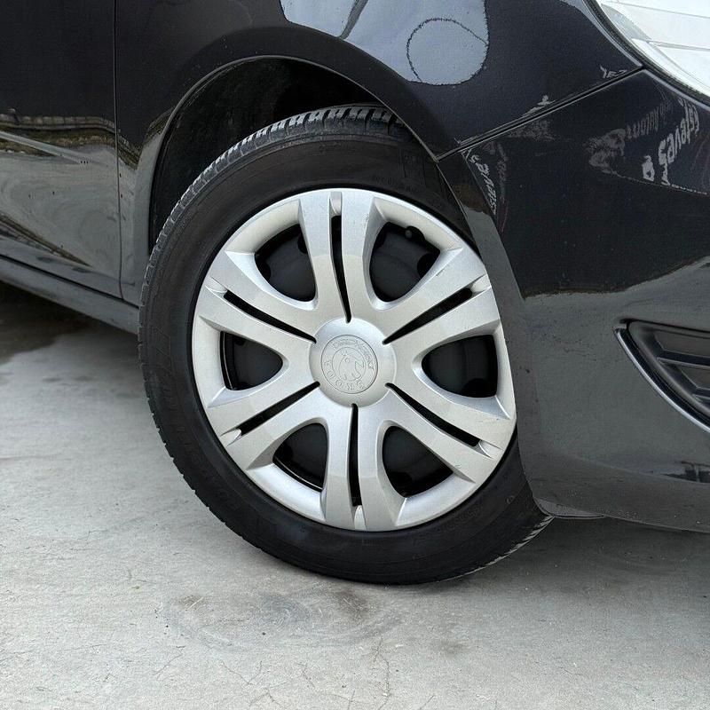 Usado Skoda Fabia Active 75 HP (55 kW) 2010 Preto Sedan