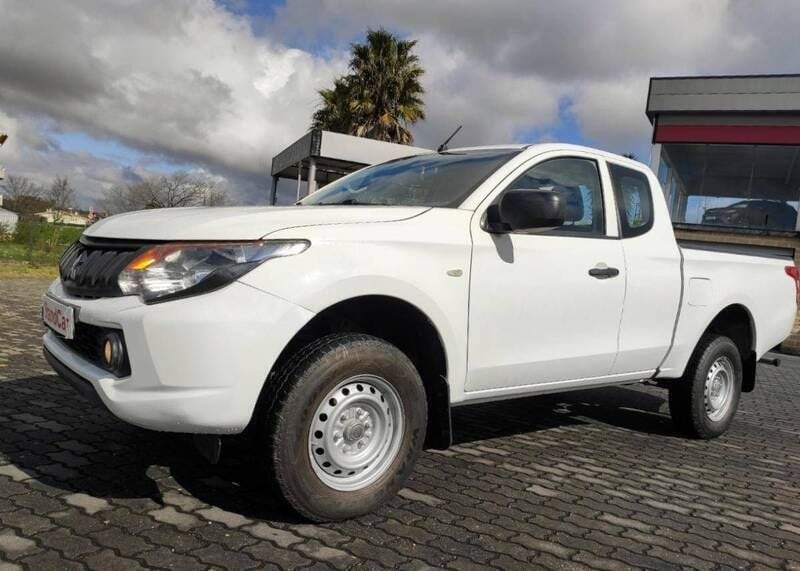 Branco Usado 2016 Mitsubishi L200 Pickup | € 19.900 (Caro) - Imagem 1/4