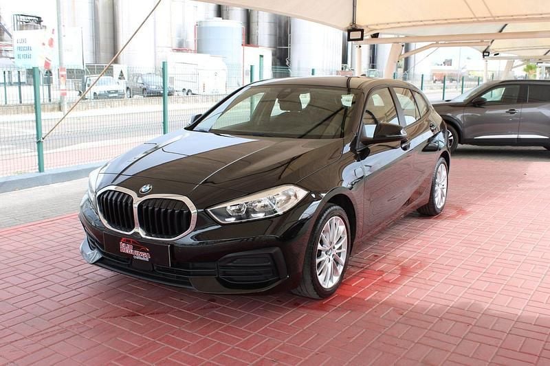 Preto Usado 2021 BMW 116 Advantage Citadino | € 21.900 (Preço justo) - Imagem 1/4