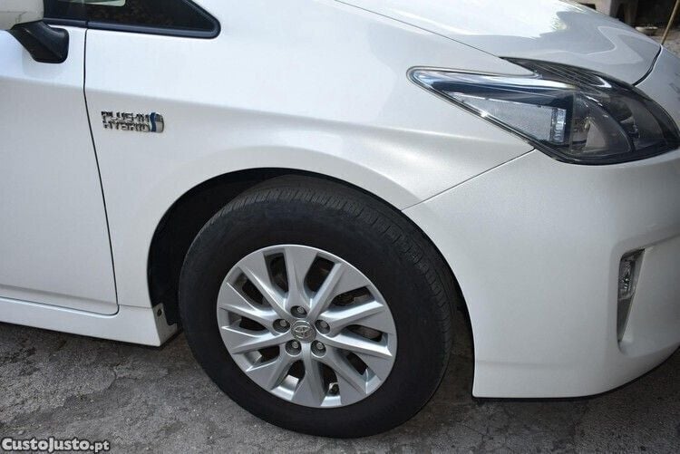 Branco Usado 2015 Toyota Prius Touch Citadino | € 11.950 - Imagem 1/1