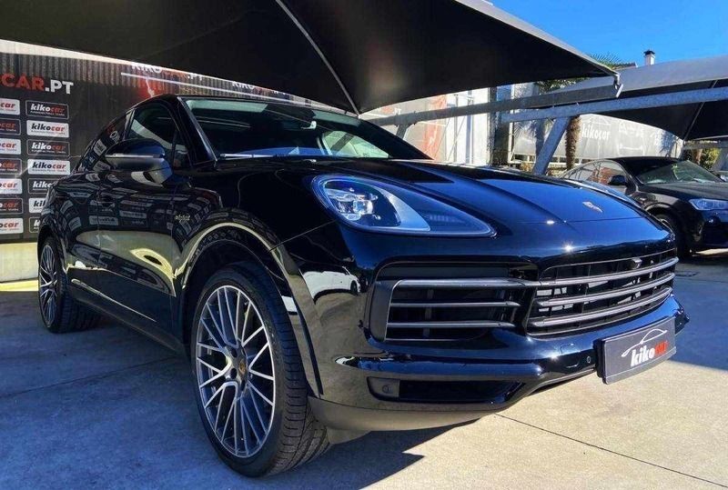 Preto Usado 2022 Porsche Cayenne Platinum Edition SUV | € 102.900 (Preço justo) - Imagem 1/4