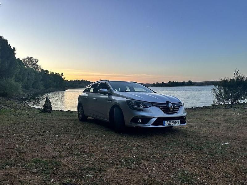 Usado 2017 Renault Mégane IV Sedan | € 7.850 (Super Preço) - Imagem 1/4