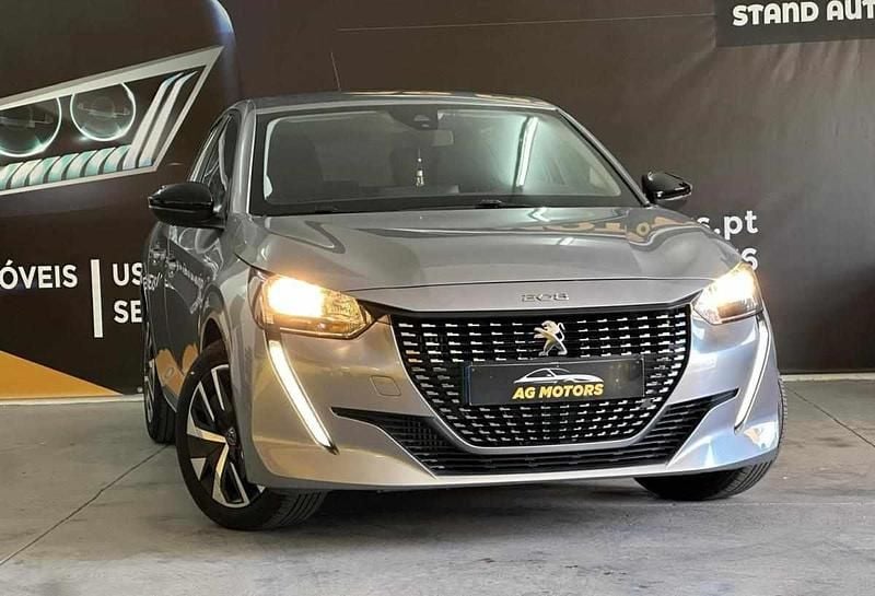 Cinzento Usado 2022 Peugeot 208 Citadino | € 14.990 (Bom preço) - Imagem 1/4