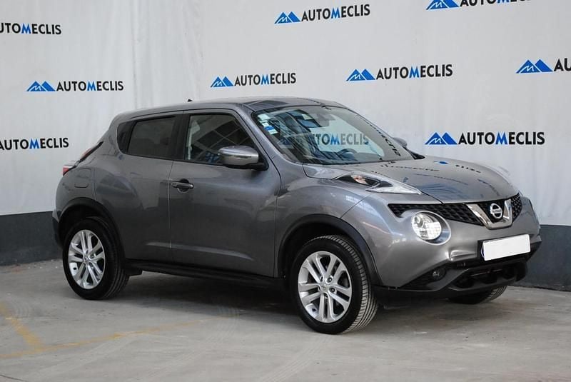 Usado Nissan Juke Acenta Connect 110 HP (80 kW) 2018 Cinza SUV