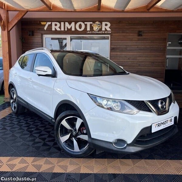 Branco Usado 2015 Nissan Qashqai Tekna SUV | € 14.990 (Preço justo) - Imagem 1/1