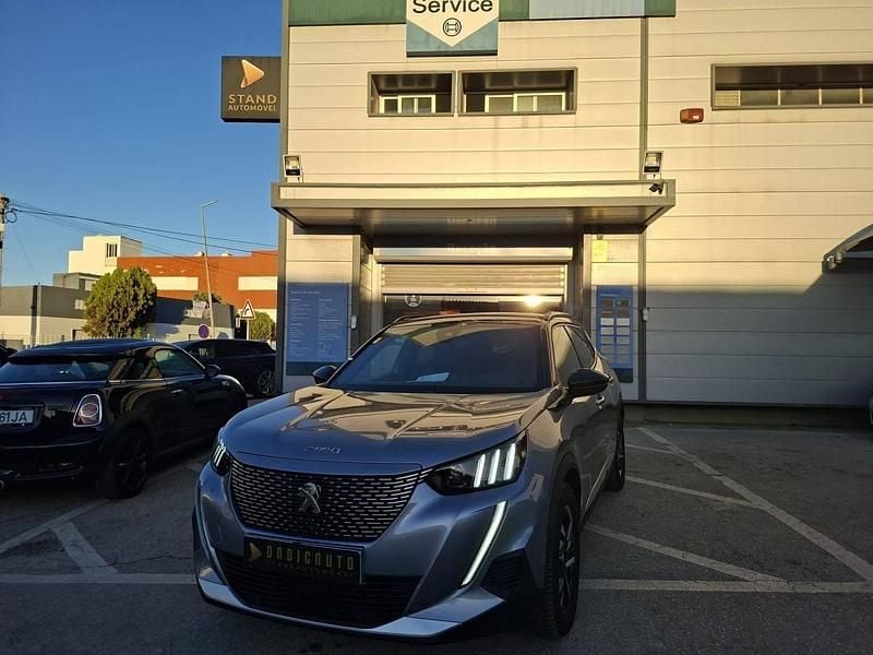 Usado Peugeot e-2008 100 kW (136 HP) 2024 Cinzento SUV