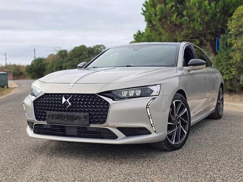 Cinzento Usado 2022 DS Automobiles DS9 Sedan | € 29.990 - Imagem 1/4