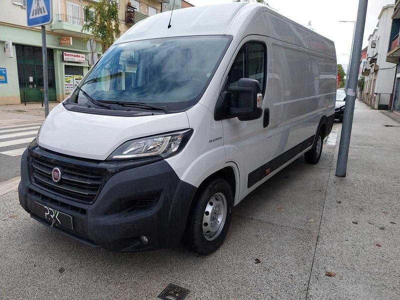 Usado Fiat Ducato 140 HP (102 kW) 2019 Branco Van