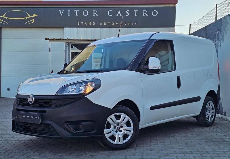 Usado Fiat Doblò 105 HP (77 kW) 2019 Branco Monovolume