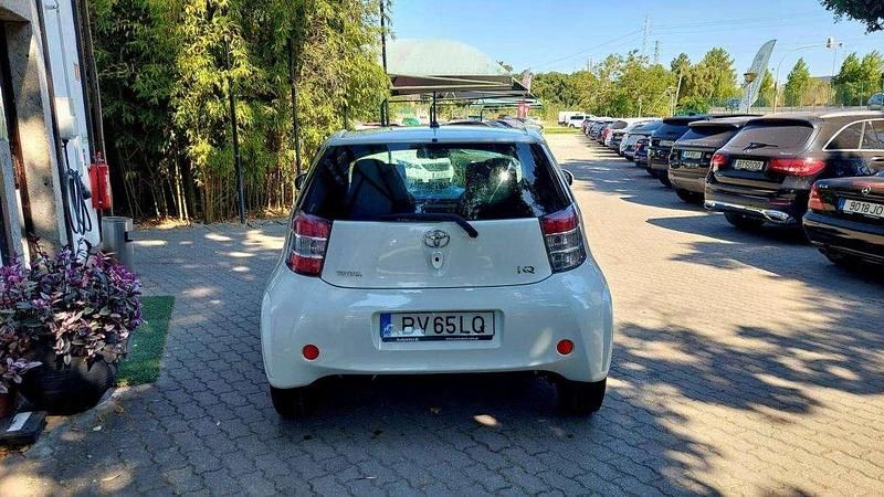 Usado Toyota iQ 68 HP (50 kW) 2009 Branco Citadino