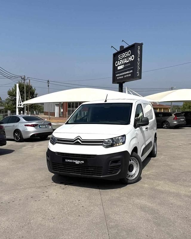 Branco Usado 2019 Citroën Berlingo Monovolume | € 14.000 (Preço justo) - Imagem 1/4