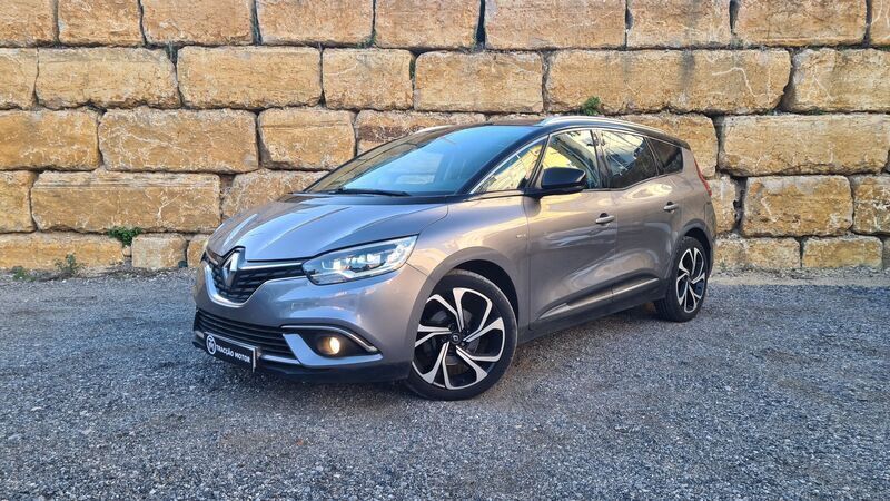 Cinza Usado 2018 Renault Scénic IV Bose Edition Monovolume | € 19.500 (Preço elevado) - Imagem 1/4