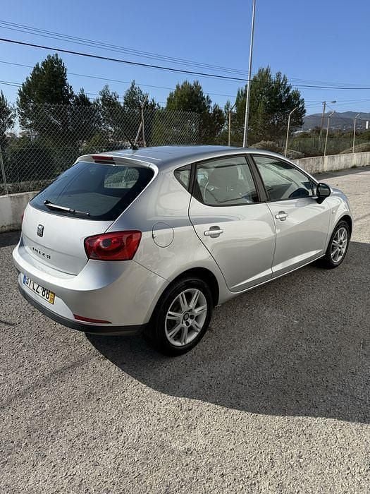 Usado Seat Ibiza 70 HP (51 kW) 2011 Sedan