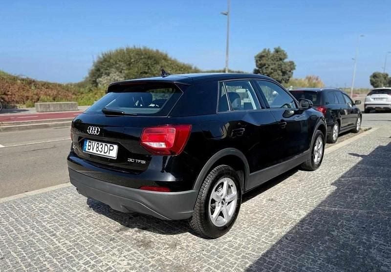 Usado Audi Q2 116 HP (85 kW) 2019 Preto SUV