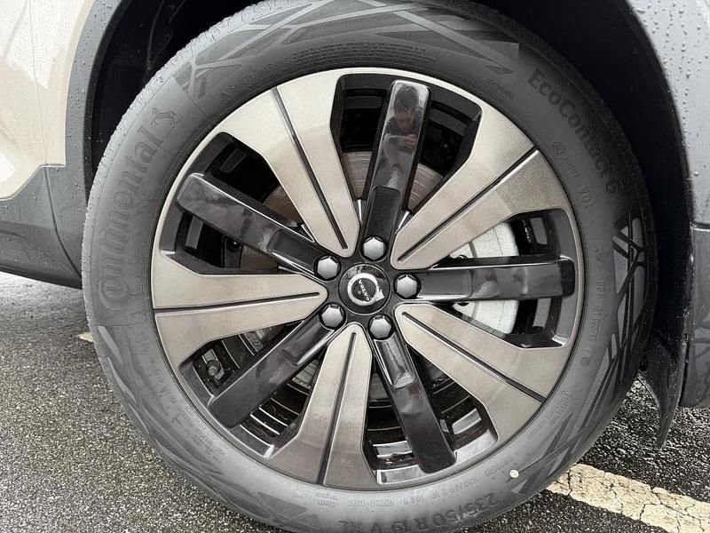 Usado Volvo XC40 Plus 169 kW (231 HP) 2023 Cinza SUV