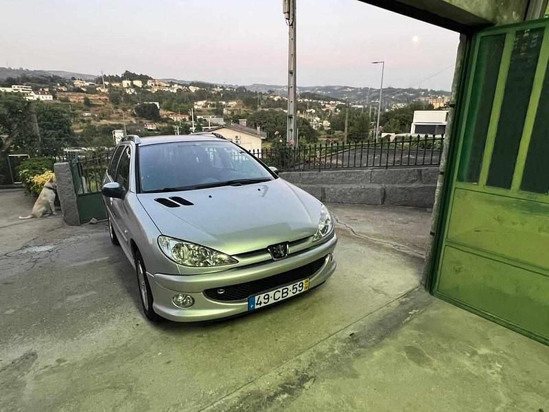 Cinzento Usado 2006 Peugeot 206 Carrinha | € 4.500 (Preço justo) - Imagem 1/4
