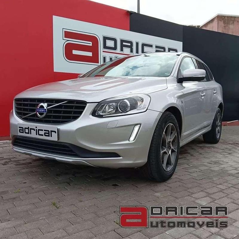 Cinza prata Usado 2015 Volvo XC60 SUV | € 22.500 - Imagem 1/4
