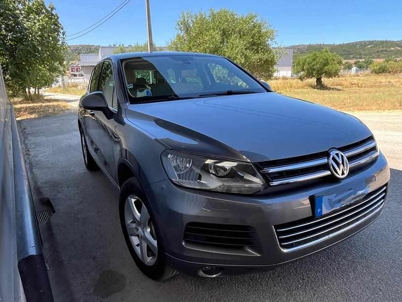 Cinzento Usado 2010 VW Touareg SUV | € 15.500 - Imagem 1/4