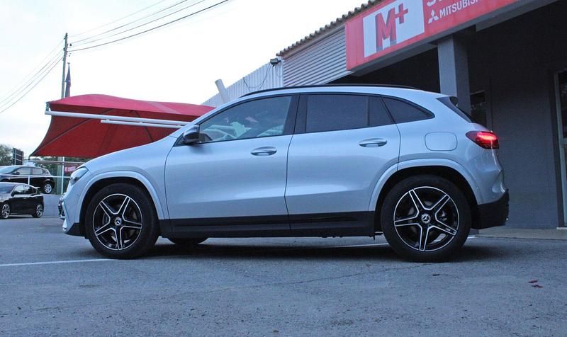 Usado Mercedes GLA180 AMG line 116 HP (85 kW) 2025 Cinza SUV
