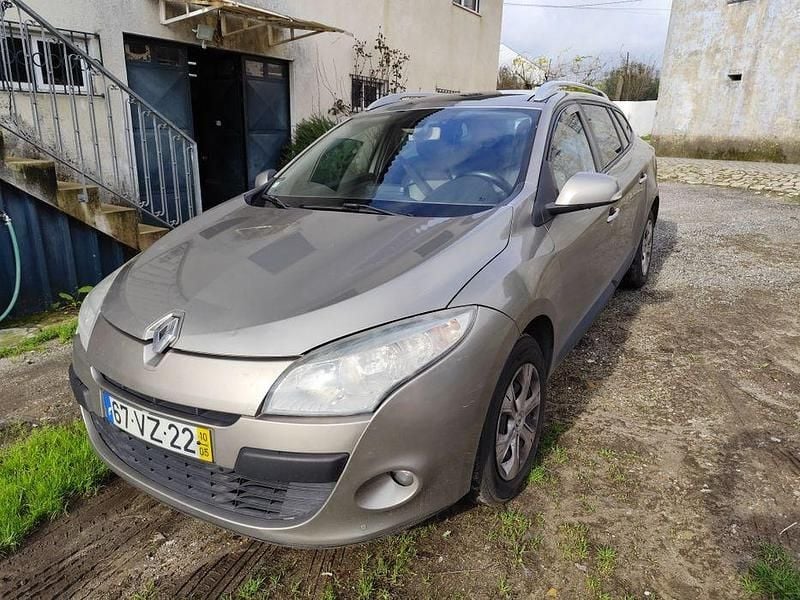 Usado 2010 Renault Mégane III Sedan | € 2.500 (Super Preço) - Imagem 1/4