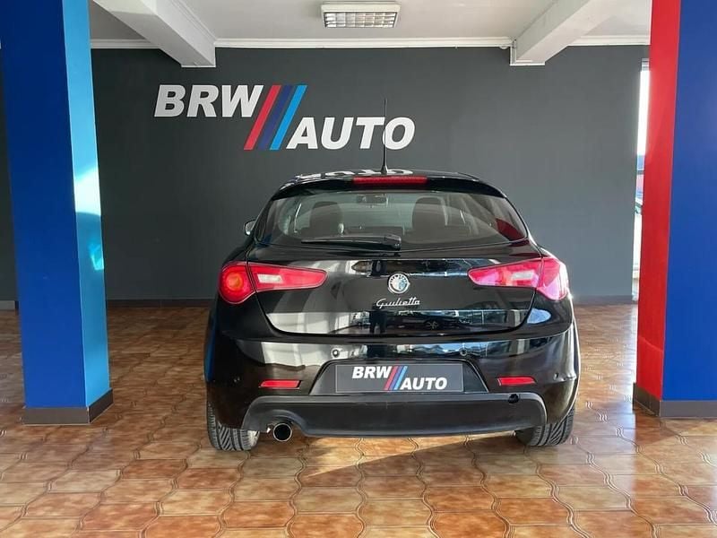 Usado Alfa Romeo Giulietta Distinctive 105 HP (77 kW) 2012 Preto Citadino