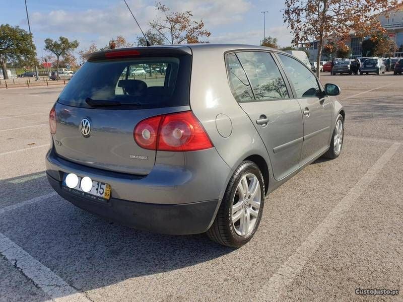 Vendido VW Golf V 1.9 TDI Bluemotion - Carros usados para venda