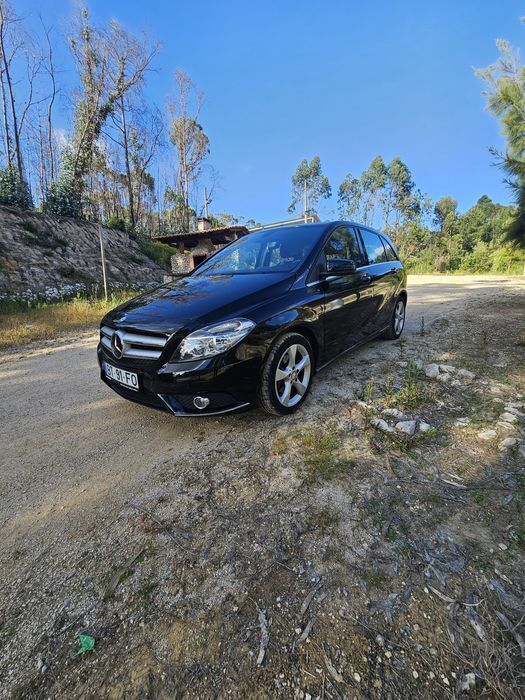 Usado 2014 Mercedes B180 Monovolume | € 13.999 (Bom preço) - Imagem 1/4