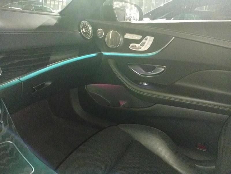 Usado Mercedes E220 194 HP (142 kW) 2020 Cinzento Cabrios