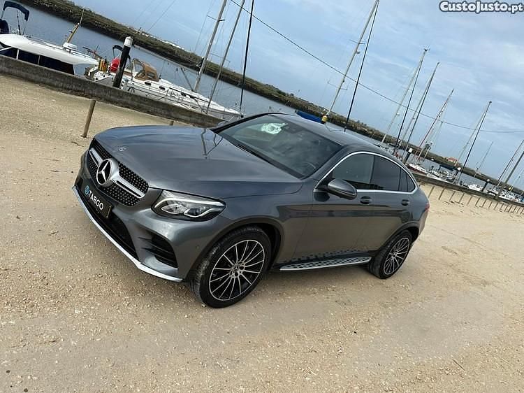 Cinza Usado 2018 Mercedes GLC250 AMG line SUV | € 44.900 (Caro) - Imagem 1/1