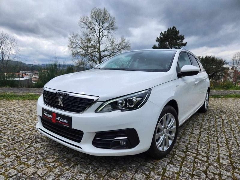 Branco (metalizado) Usado 2019 Peugeot 308 Style Carrinha | € 18.700 - Imagem 1/4