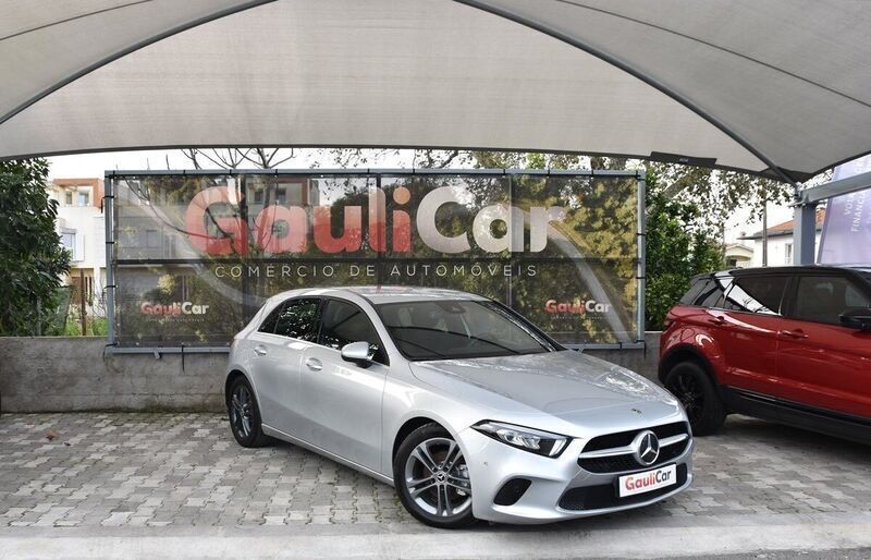 Cinza Usado 2019 Mercedes A180 Style Sedan | € 24.990 (Preço justo) - Imagem 1/4