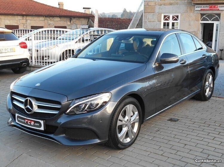 Cinza Usado 2015 Mercedes C300e Avantgarde Sedan | € 29.500 (Preço justo) - Imagem 1/1