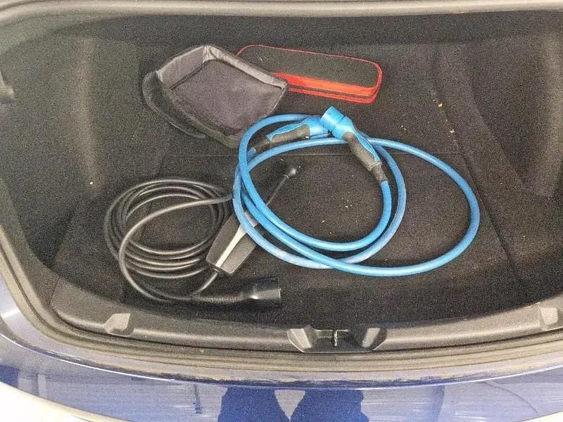 Usado Tesla Model 3 Standard Range Plus 208 kW (283 HP) 2020 Azul Sedan