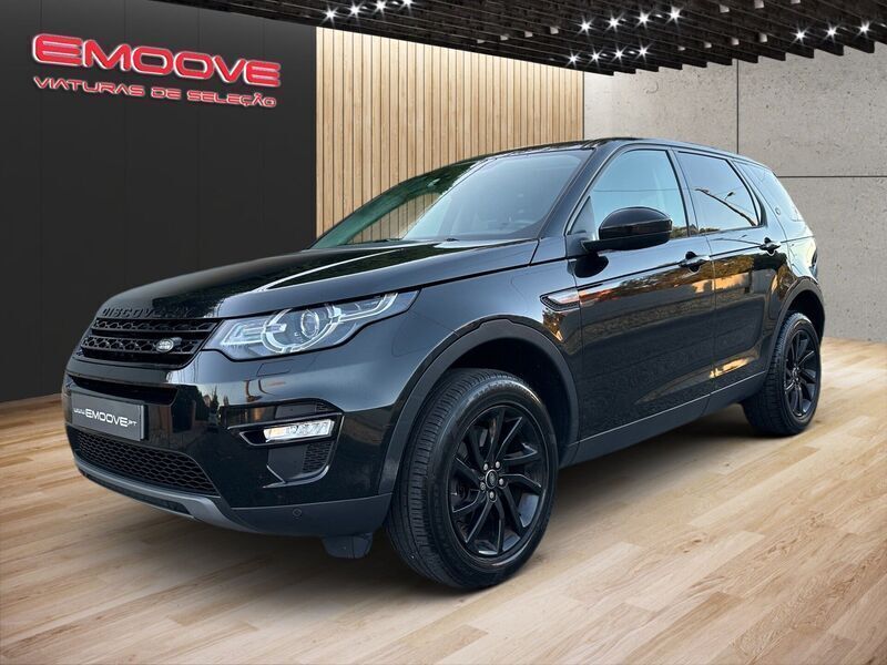 Usado Land Rover Discovery 5 Pure 150 HP (110 kW) 2018 Preto SUV