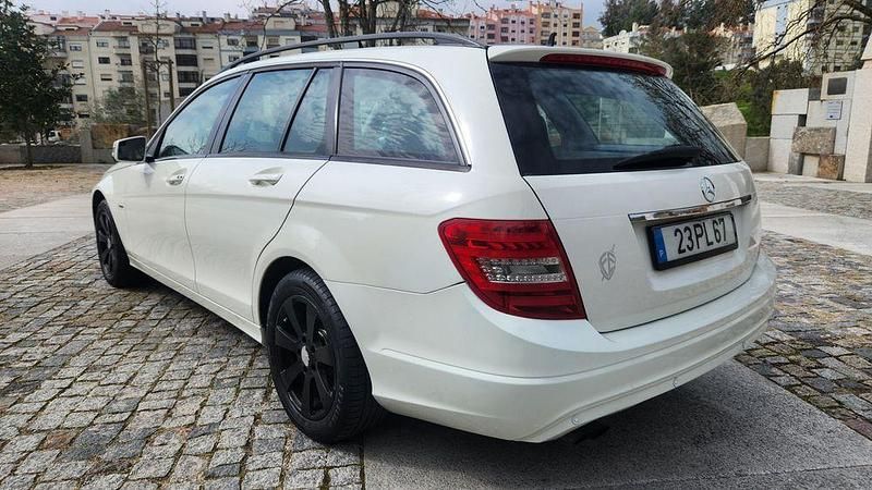 Usado Mercedes C200 136 HP (100 kW) 2012 Carrinha