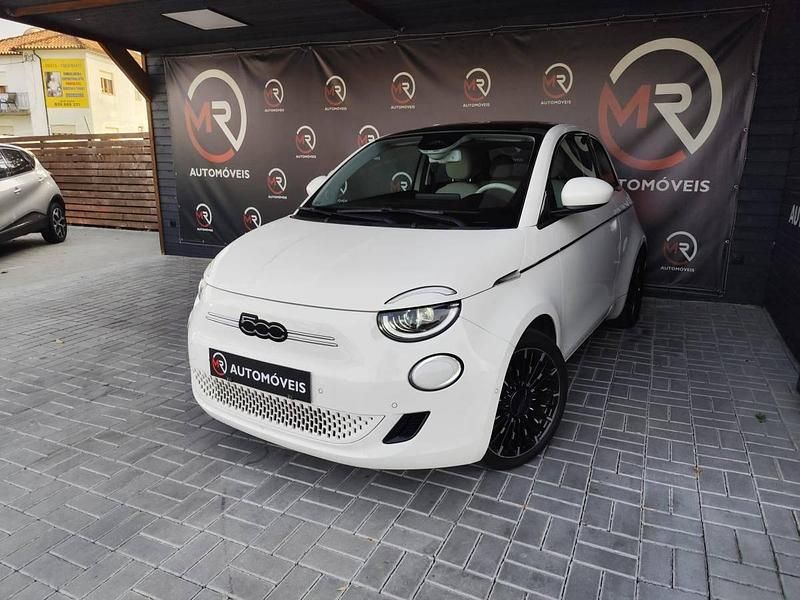 Branco Usado 2023 Fiat 500e La Prima Citadino | € 18.900 (Preço justo) - Imagem 1/2