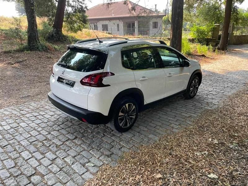 Usado Peugeot 2008 Allure 110 HP (80 kW) 2018 Branco SUV