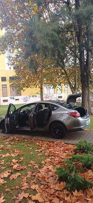Usado 2018 Opel Astra Sedan | € 4.800 (Bom preço) - Imagem 1/4