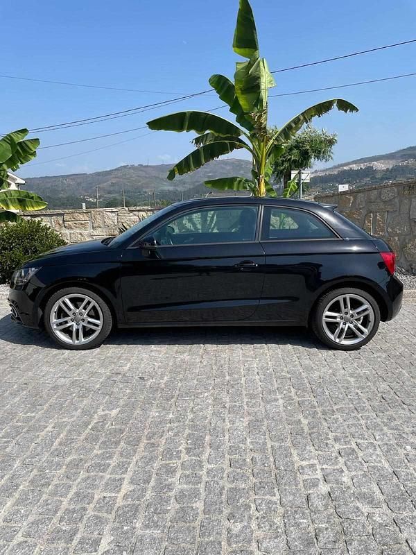 Usado Audi A1 122 HP (89 kW) 2012 Preto Citadino