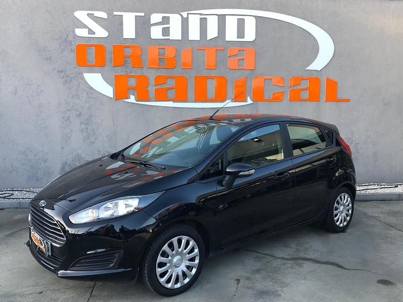 Preto Usado 2014 Ford Fiesta Trend Citadino | € 9.850 - Imagem 1/1