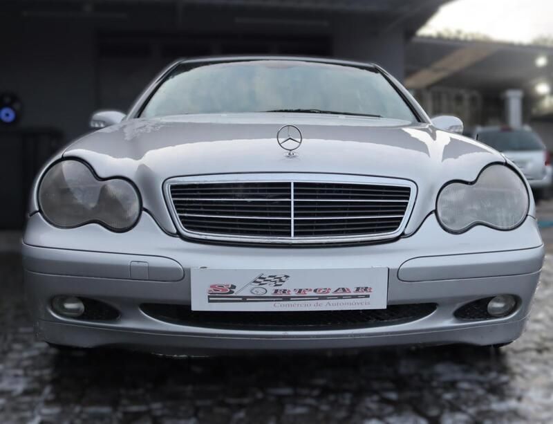 Cinzento Usado 2000 Mercedes C200 Classic Sedan | € 5.750 (Preço justo) - Imagem 1/4