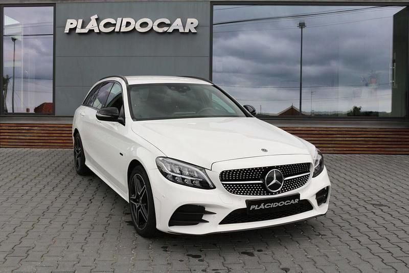 Branco Usado 2021 Mercedes C300e AMG line Carrinha | € 34.700 (Preço justo) - Imagem 1/4