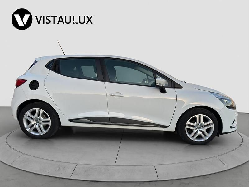 Usado Renault Clio IV Zen 75 HP (55 kW) 2017 Branco Sedan