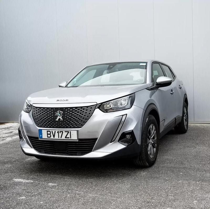 Usado Peugeot e-2008 Active 100 kW (136 HP) 2021 Cinzento prata metalizado SUV